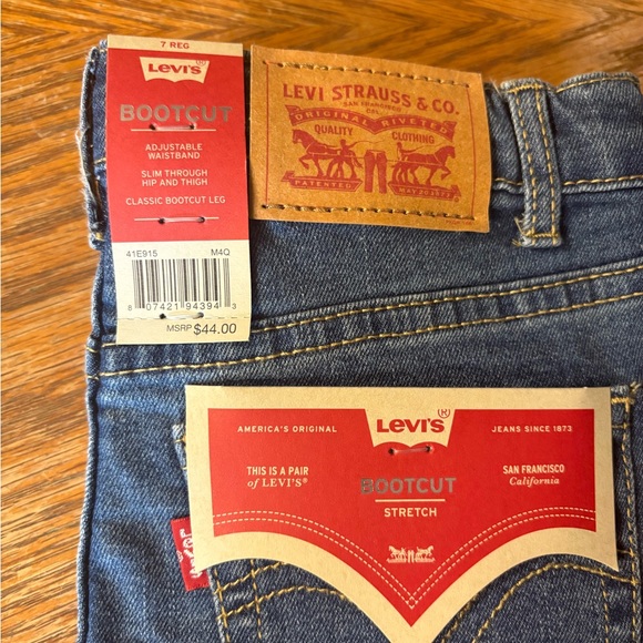 Levi's little girls Classic Bootcut Jeans - Picture 2 of 5